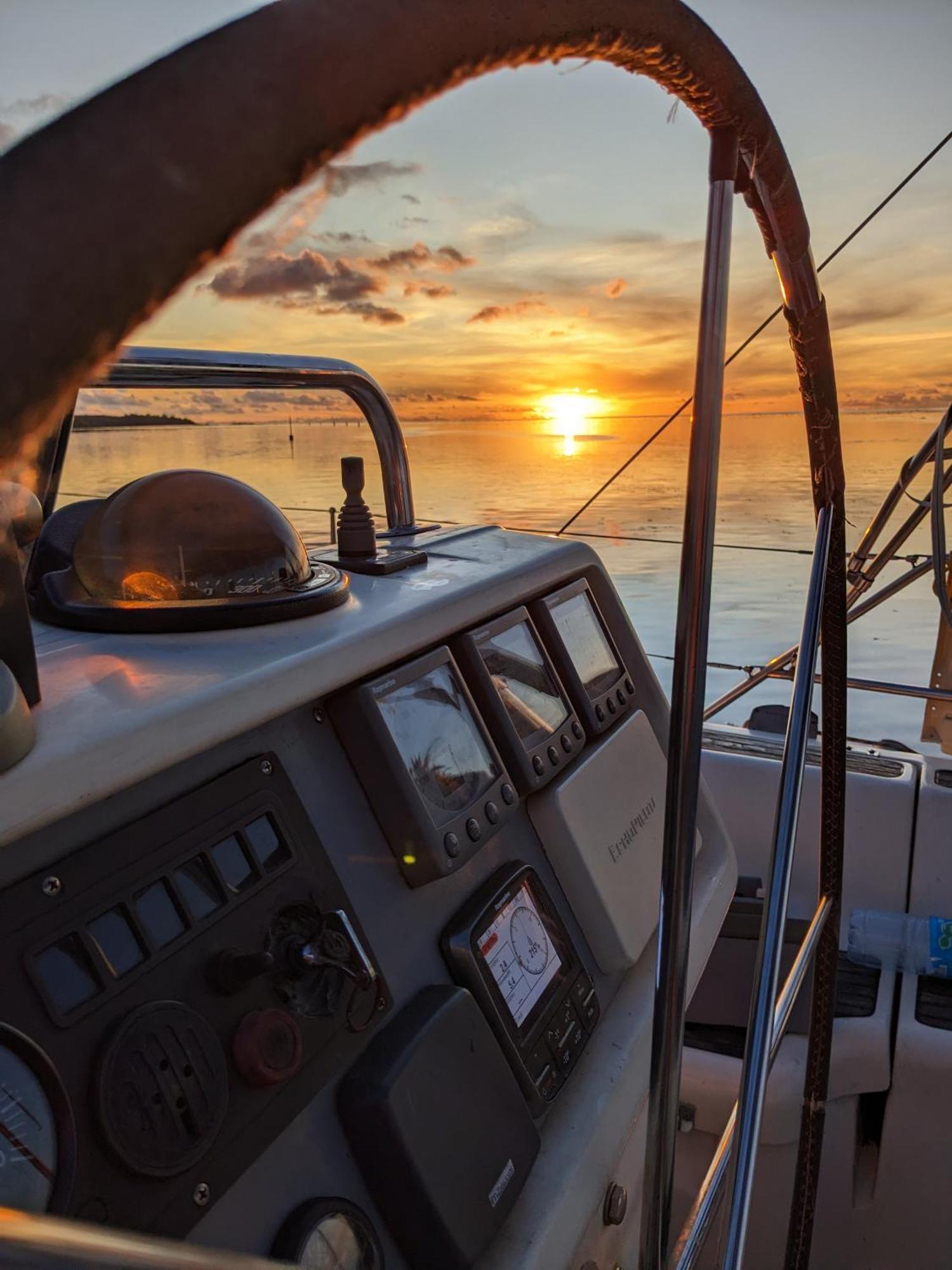 2 Nuits Insolites & 1 Excursion Voile A Bord Du Voilier Mori Ora โมโอเรอา ภายนอก รูปภาพ